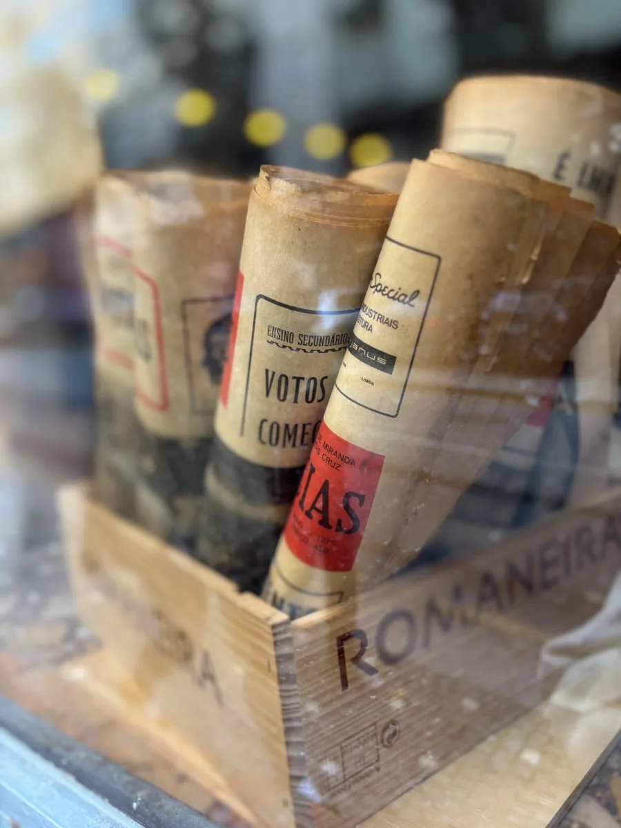 Paper cones in a Romaneira box